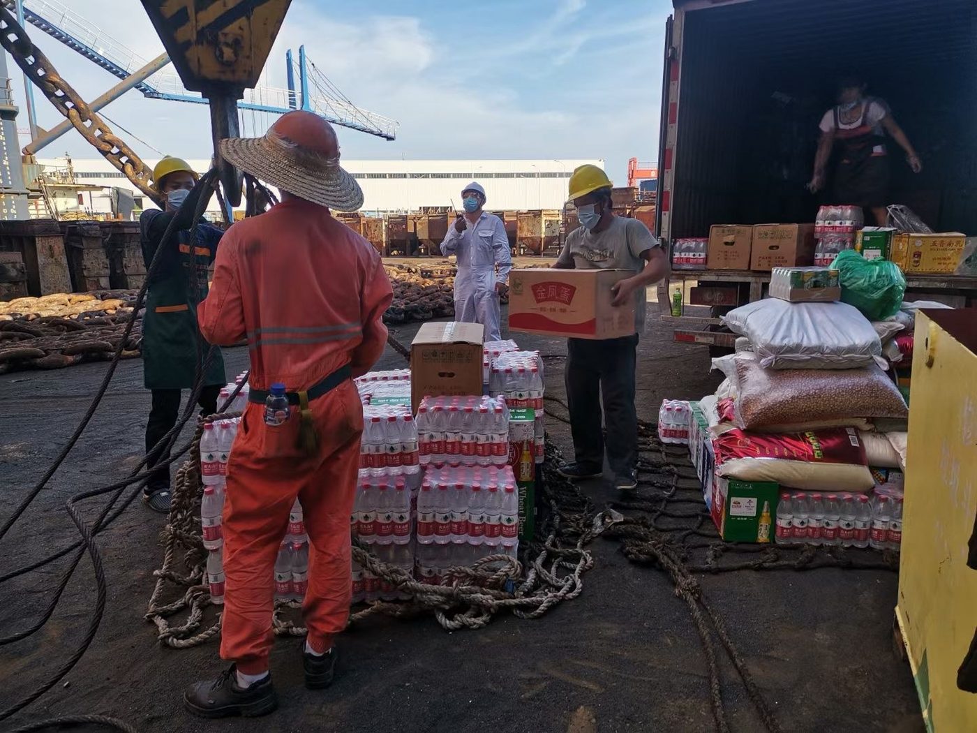 Provisions delivery to vessel